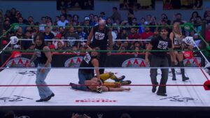 Los Perros del Mal attack during El Fiscal vs. Abismo Negro Jr.: Lucha Libre AAA highlights