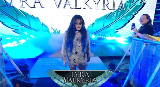 Lyra Valkyria Debuts Unsettling New Character on RAW, Targets Bayley Ahead of Saturday Night’s Main Event