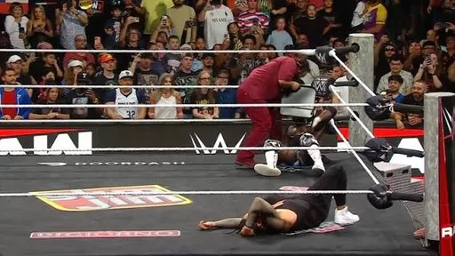 Royce Keys Crashes RAW, Solo Sikoa Fakes Out Bloodline in Wild Segment