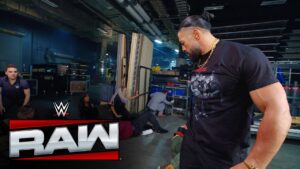 Roman Reigns SUPERMAN PUNCHES LA Knight after Solo Sikoa is attacked: Raw highlights, Aug. 31, 2026
