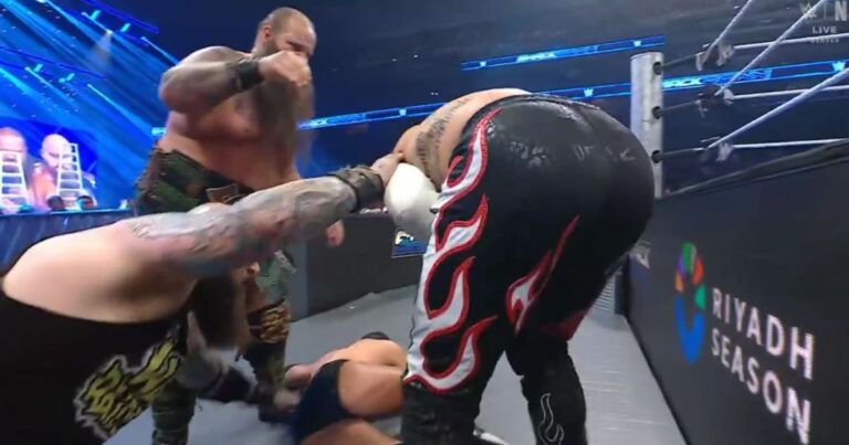 Rey Fenix’s Botched Dive on SmackDown Draws Fan Reactions